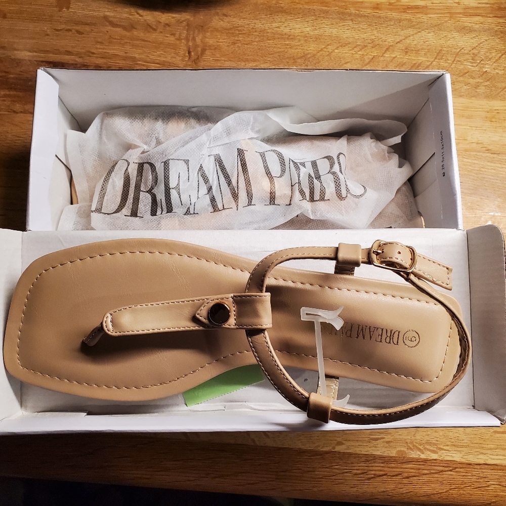Dream Pairs sandals.